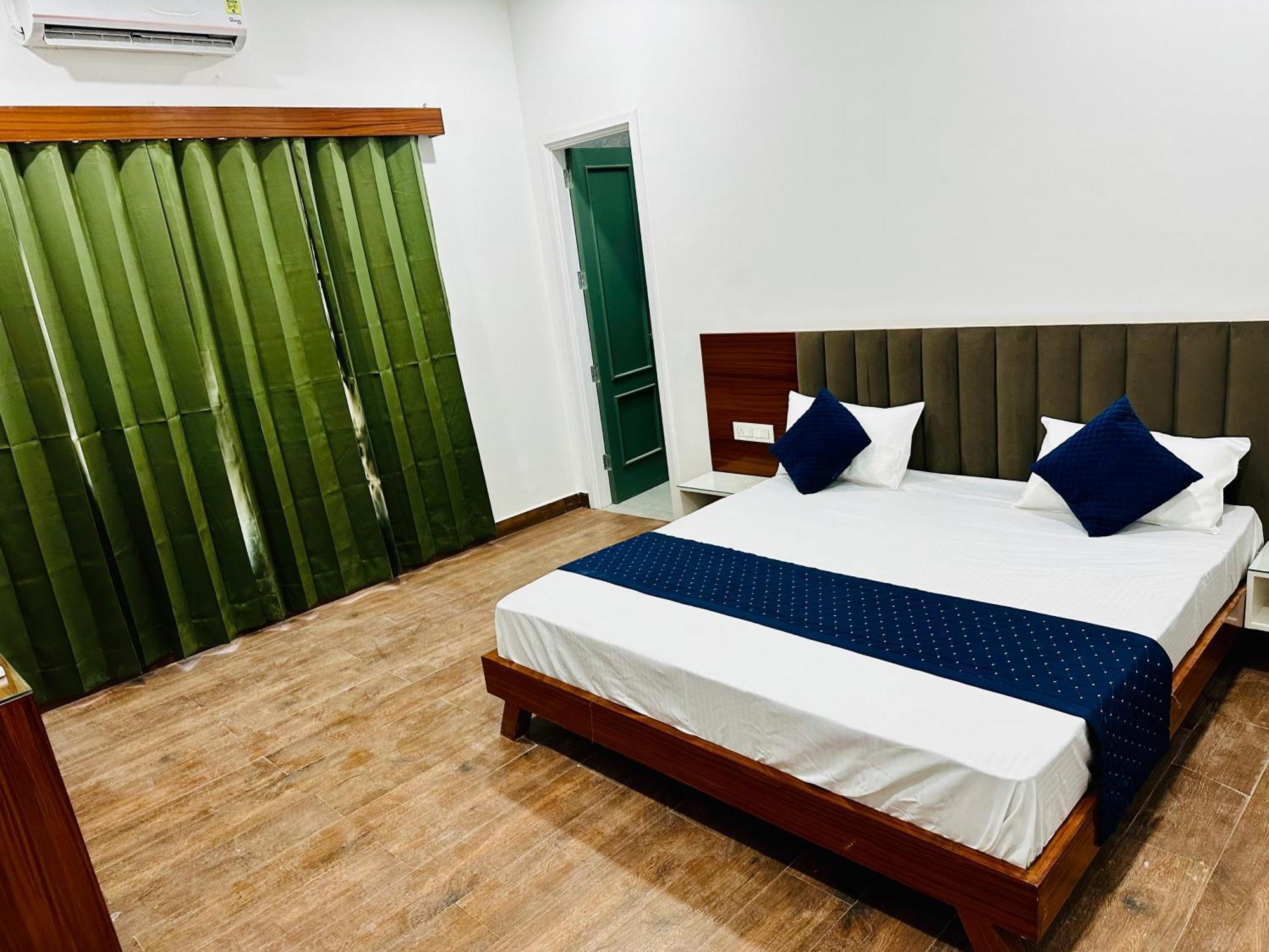 The Loya Hotel Muktsar Eksteriør billede